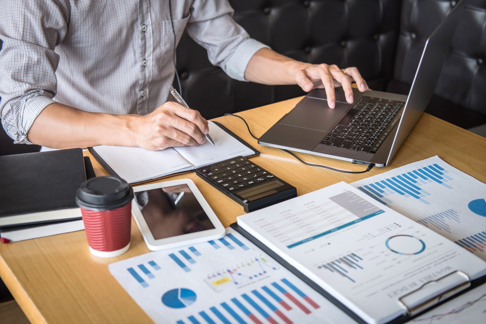 businessman-accountant-working-audit-and-calculating-expense-financial-annual-financial-report.jpg businessman-accountant-working-audit-and-calculating-expense-financial-annual-financial-report.jpg